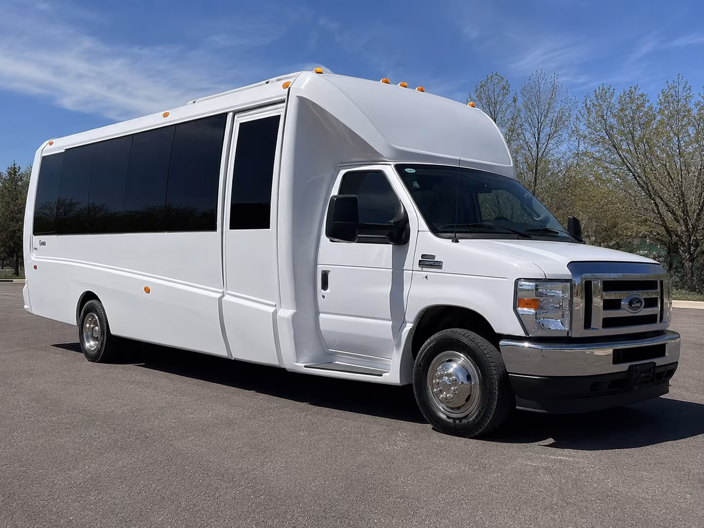 party bus rentals for tucson proms that keep the night moving