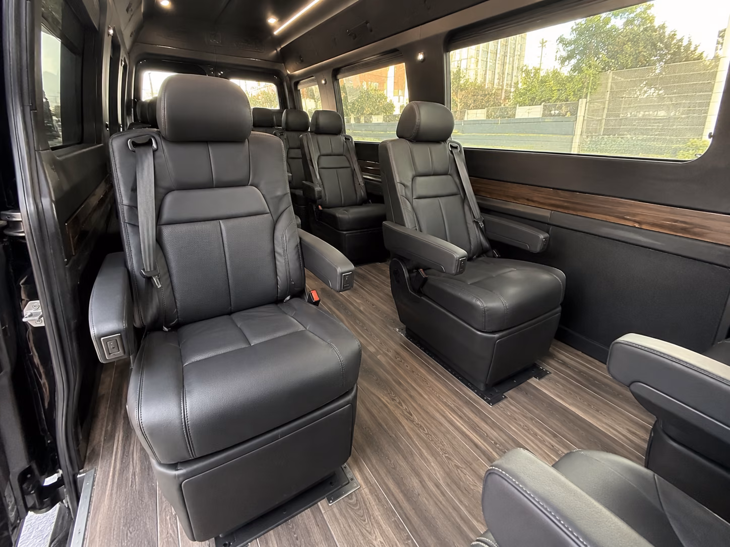 sprinter vans and minibuses for executive transportation in tucson